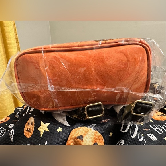 SOLD Rare factory sealed pumpkin Mickey loungefly - Picture 5 of 5